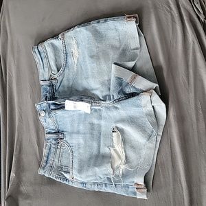Size 10 American Eagle Strigid (mom shorts)